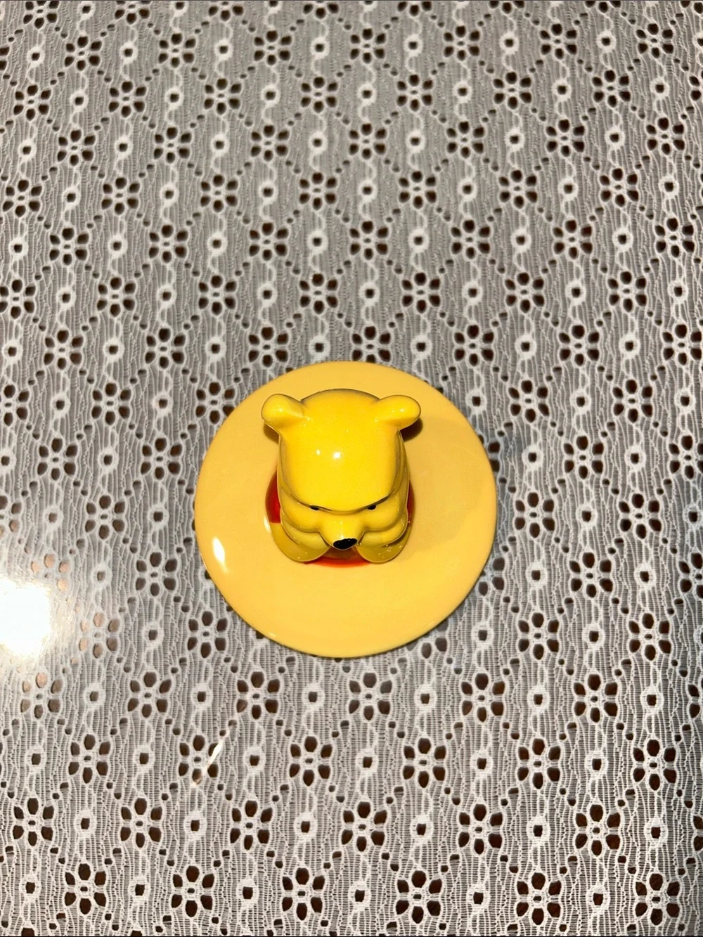 Winnie the Pooh Ceramic Mug Lid with Red Shirt